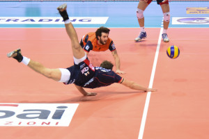 Tentativo di recupero in tuffo di Franzoni e Jovanovic