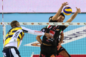 Muro Christenson su attacco Ngapeth
