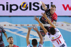 Zaytsev(Perugia)supera il muro Lube