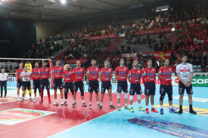 Roma schierata durante l'inno