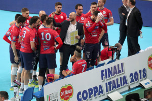 Spanakis chiama i suoi a raccolta
