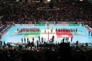 Squadre schierate, PalaFlorio pieno