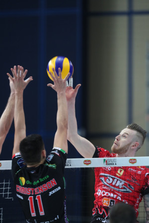 Zaytsev contro il muro Lube