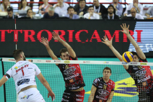 Attacco Sokolov (Lube) su muro Perugia