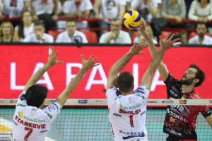 Russell contro muro Lube