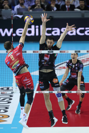 Russell (Sir) supera il muro di Sokolov