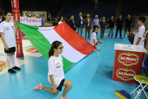 Finale Del Monte Junior League - il tricolore durante l'inno