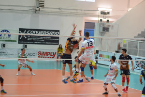 Andrej Ristic attacca in pipe