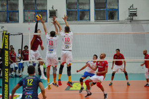 Muro a due Cernic e Bonola su attacco di Marks