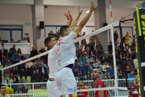 Dimitrov e Bonola a muro