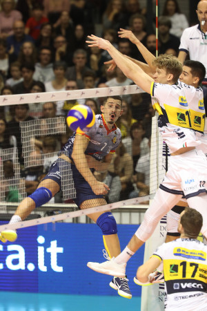 Raffaelli supera il muro di Modena
