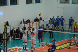 morelli contro il muro di leverano