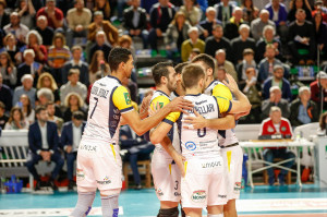 esultanza, squadra monini