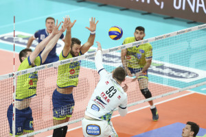 Muro Top Volley Latina