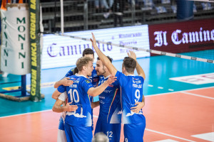 esultanza squadra Synergy Arapy F.lli Mondov&igrave;