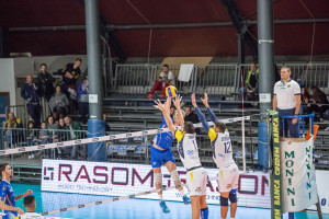 schiacciata (Synergy Arapy F.lli Mondov&igrave;) muro Ottaviani Giuseppe e Zamagni Matteo (monini)
