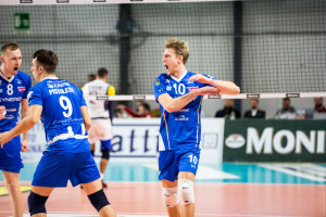 esultanza squadra opsite Synergy Arapy F.lli Mondov&igrave;