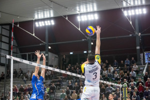 schiacciata Romolo Mariano (monini) a muro Synergy Arapy F.lli Mondov&igrave;