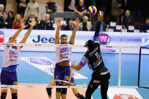 Attacco AL HACHDADI MOHAMED e muro Ngapeth Gitto