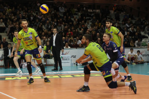 Ngapeth Swan riceve