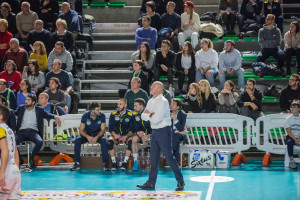 Coach Luca Monti e la panchina (monini)