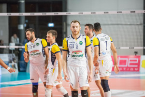 Mattia Rosso va in battuta (monini)
