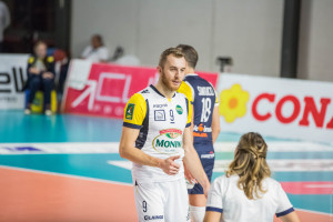 MAttia Rosso parla con l'arbitro 