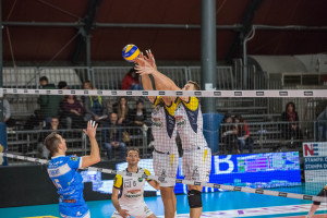 muro a due Monini su Tiberti Simone (Centrale del latte Sferc Brescia)
