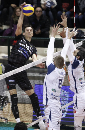 Attacco Castellana Grotte