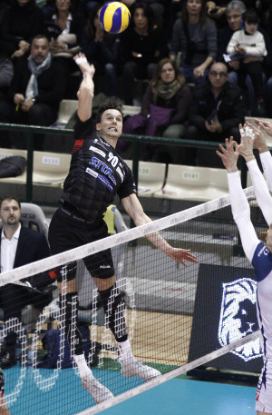 Attacco Castellana Grotte