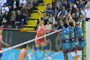 Lavia attacca