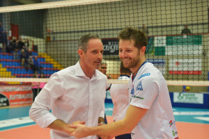Zanchi si complimenta con Ruggeri miglior giocatore dell\'incontro