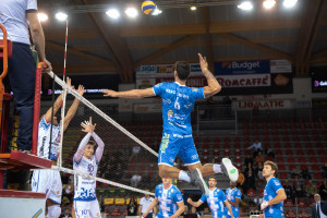 Attacco dello schiacciatore Kaio Silvestre De Oliveira Ribeiro - Aurispa Alessano