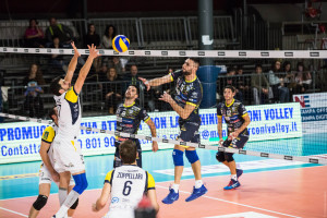 schiacciata Scrimieri Filippo (BCC Leverano) muro Jonas Aguenier (monini)