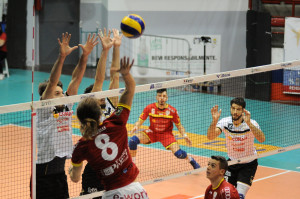 Bigarelli contro il muro avversario