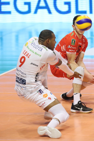 Leal in ricezione