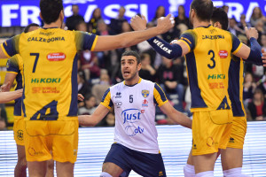 De Pandis esulta con i compagni