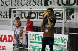 Maccarone bacia il pallone