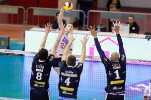 toncek stern top voley latina