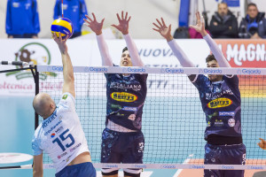 Attacco Pordenone: Deltchev / Muro Tuscania: Osmanovic e Fabi