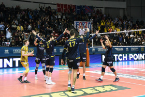 Esultanza per la vittoria dell'Olimpia Bergamo