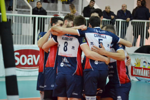 Il Piacenza festeggia la vittoria del primo set
