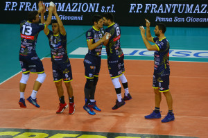 Saluto all'ingresso in campo - BCC Leverano