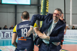 momento amichevole tra coach Tardioli e Santucci Marco (monini marconi)