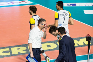 Coach Tardioli da consigli in panchina (monini)