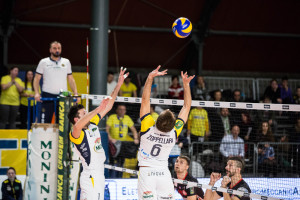 palla alzata da Zoppellari per Zamagni Matteo (monini)