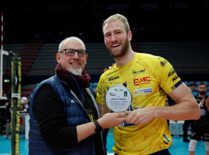 Zingel premiato per i 1500 punti in carriera