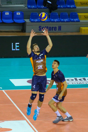 Alzata del palleggiatore Jovanovic Igor - Acqua Fonteviva Apuana Livorno