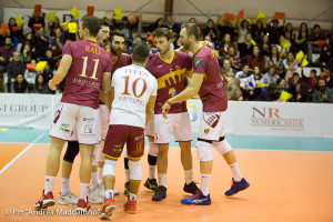 Roma Volley abbraccio