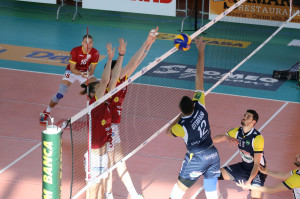 Ottaviani contro muro Lamezia